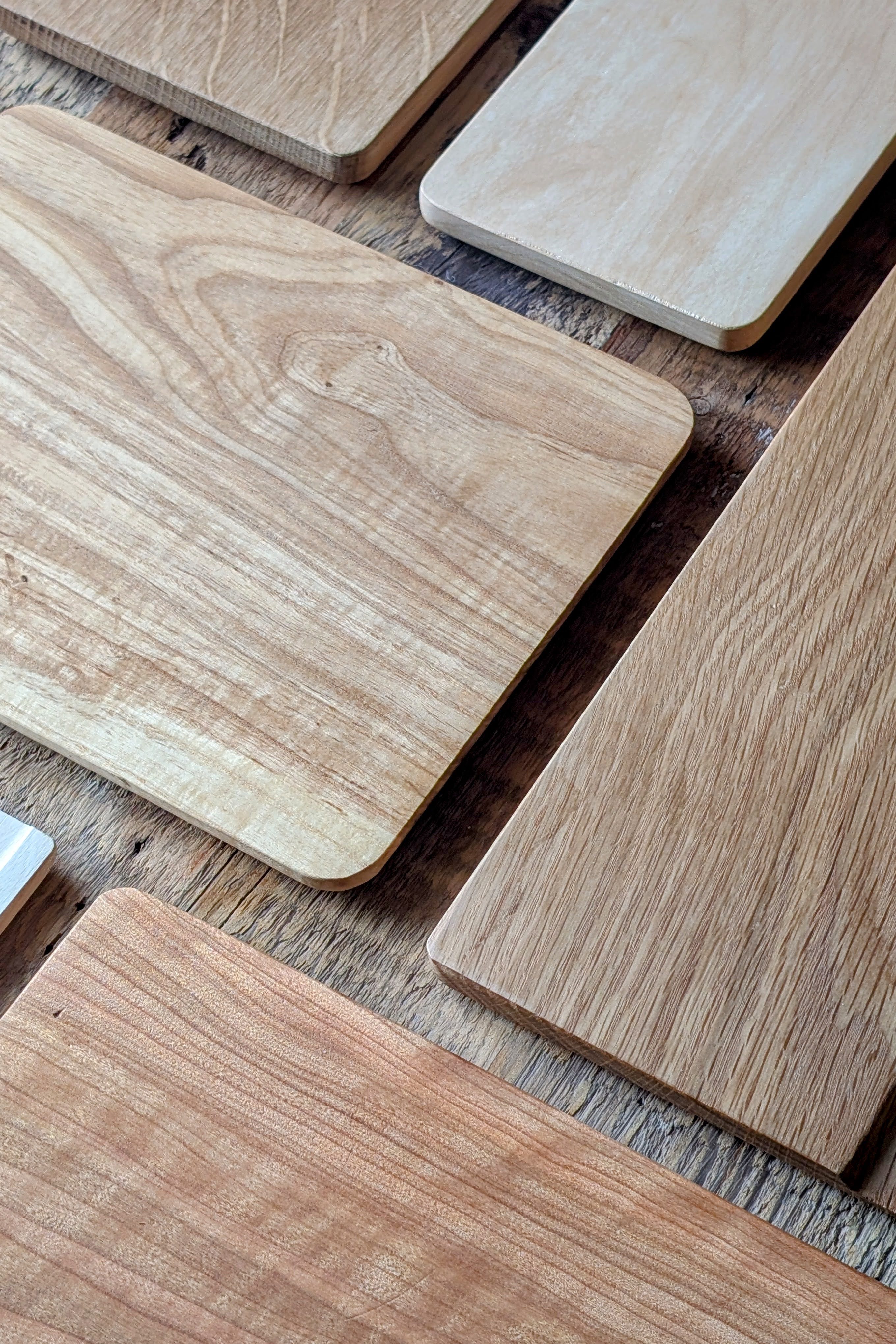 Empty knolling trays.