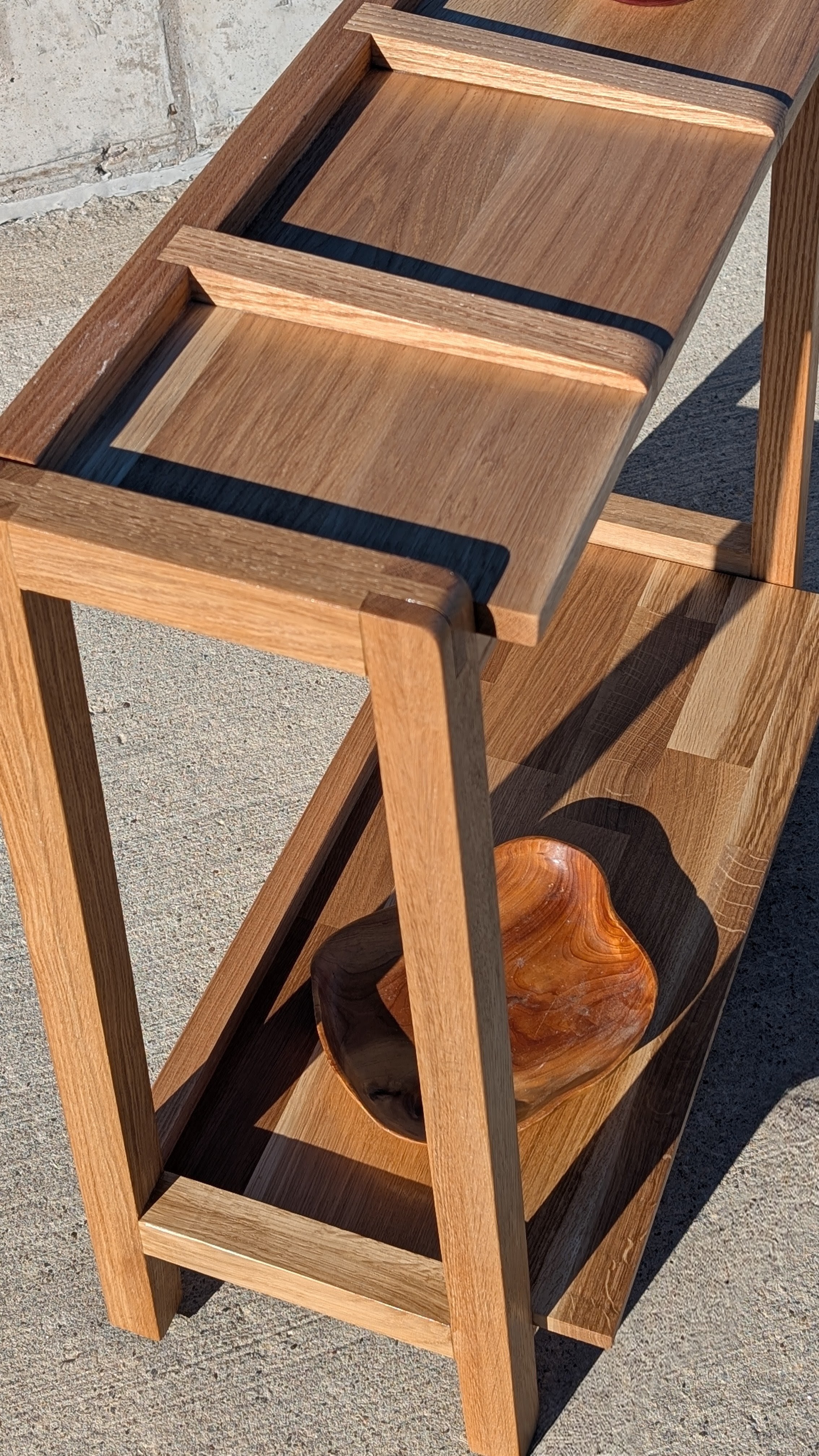 Narrow entry console table focus on bridel joint