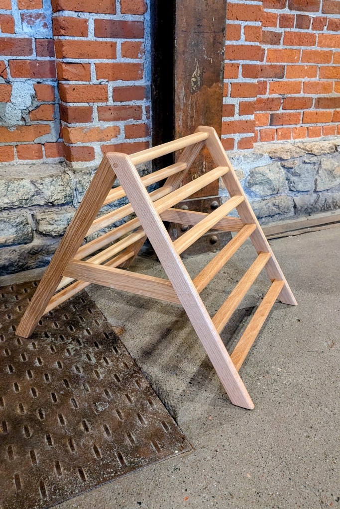 Kids climbing triangle