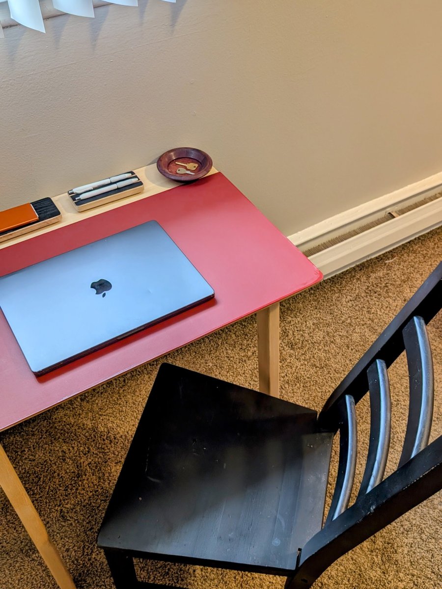 Compact desk inspired by&nbsp;monks